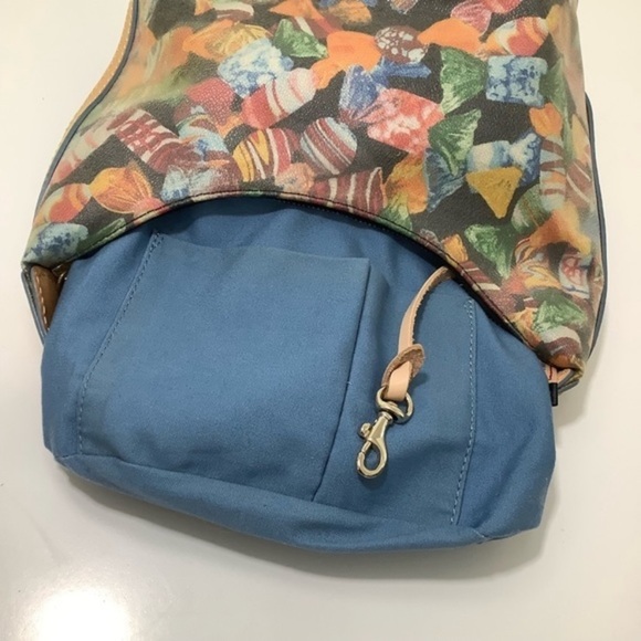 Authentic Dooney and Bourke bag. - Picture 9 of 12